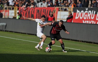 "Arca Çorum FK, Esenler Erokspor'un 15 Maçlık Yenilmezlik Serisini Sonlandırdı!"