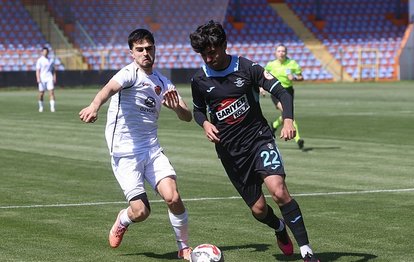 "Ev Sahibi Atakaş Hatayspor, Adana Demirspor'u 4-0'lık Farkla Yenerek Gücünü Gösterdi"